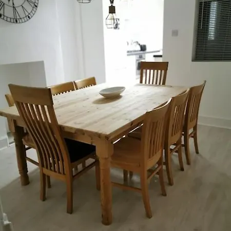 Holiday home Grace Cottage, Town Centre, Close To