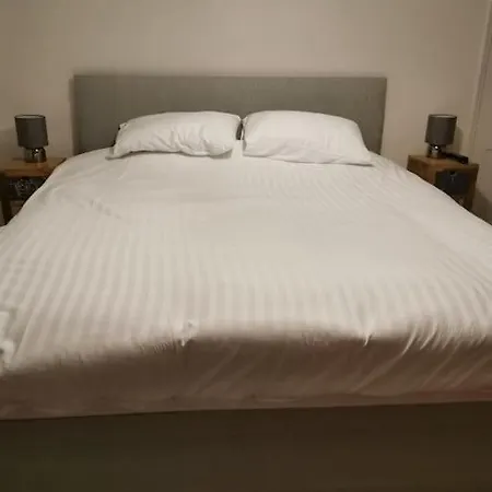 Holiday home Grace Cottage, Town Centre, Close To