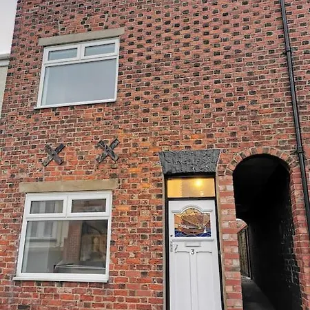 Holiday home Grace Cottage, Town Centre, Close To