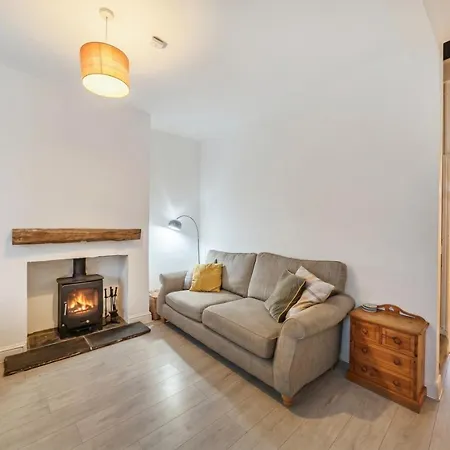 Holiday home Grace Cottage, Town Centre, Close To