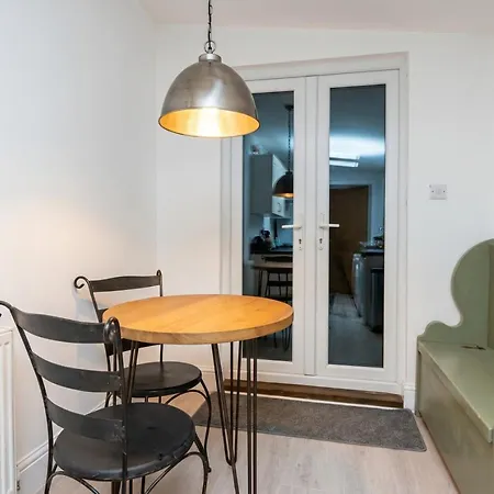 Grace Cottage, Town Centre, Close To * Filey