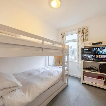 Grace Cottage, Town Centre, Close To Holiday home Filey